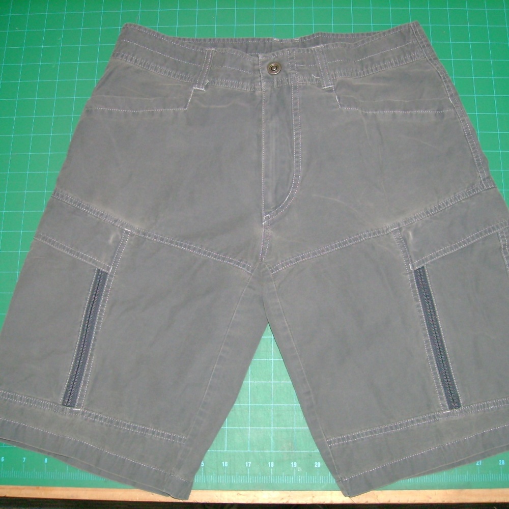 Kuhl Mens shorts size 32